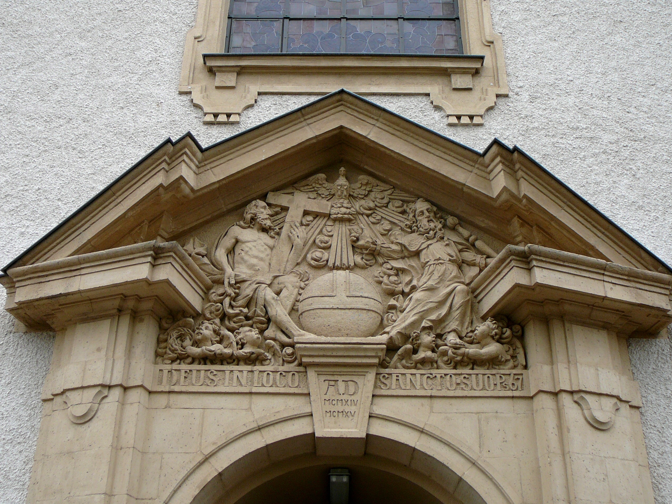 St. Johannes Eingang Außenansicht